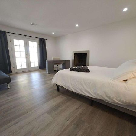 The Strip Is Just Around The Corner! Newly Renovated Luxury Modern Minimalist Villa With Large Pool! Las Vegas Eksteriør bilde