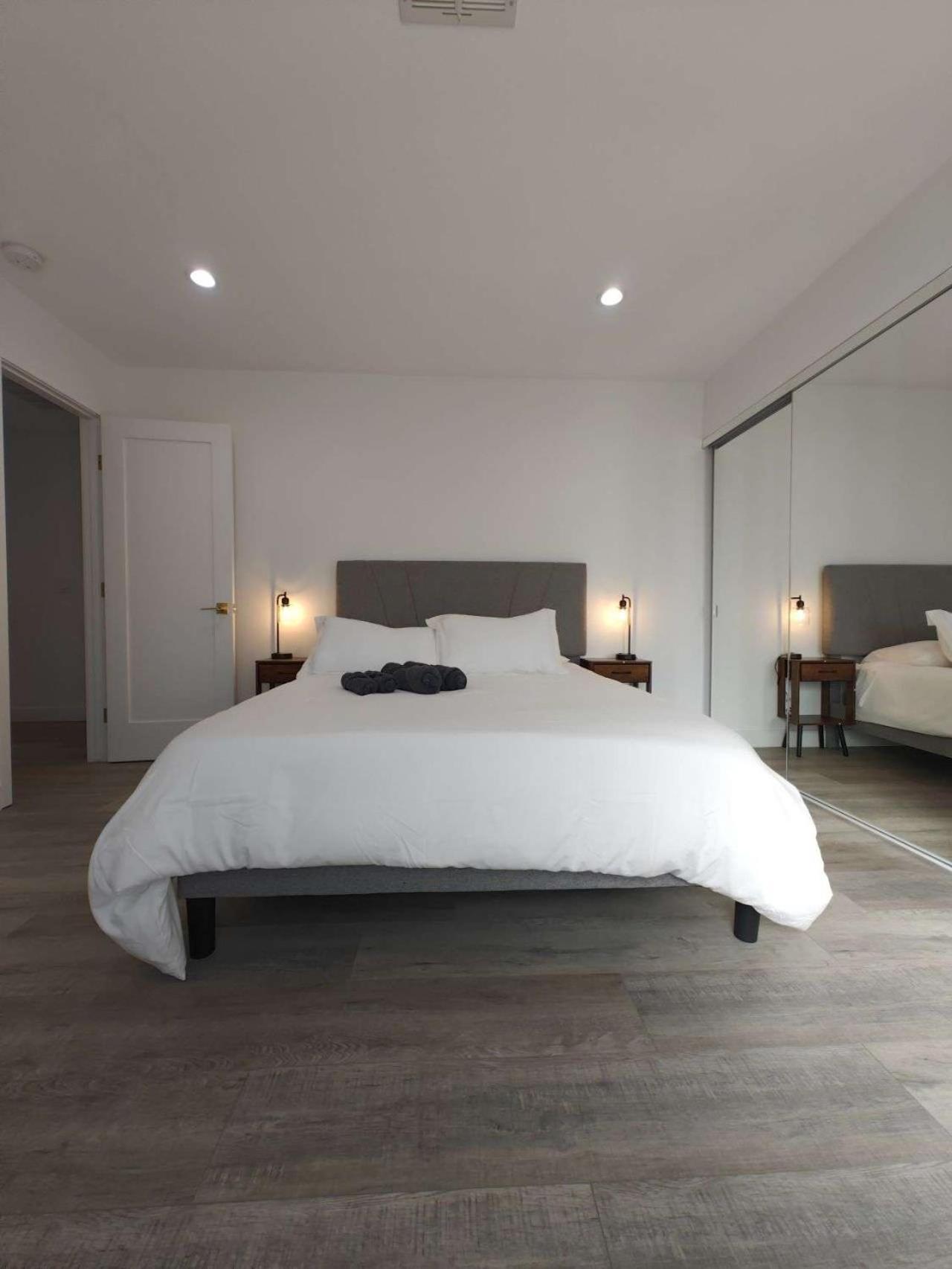 The Strip Is Just Around The Corner! Newly Renovated Luxury Modern Minimalist Villa With Large Pool! Las Vegas Eksteriør bilde