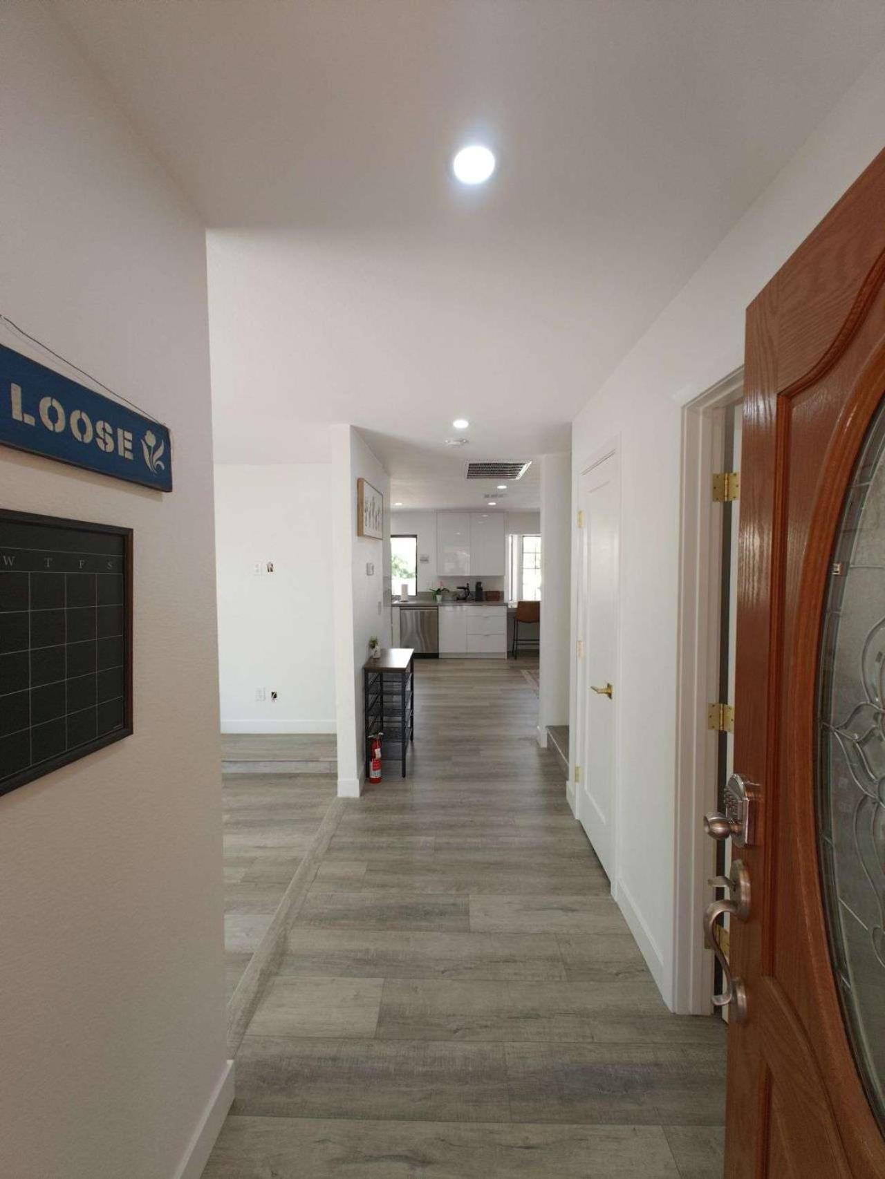 The Strip Is Just Around The Corner! Newly Renovated Luxury Modern Minimalist Villa With Large Pool! Las Vegas Eksteriør bilde
