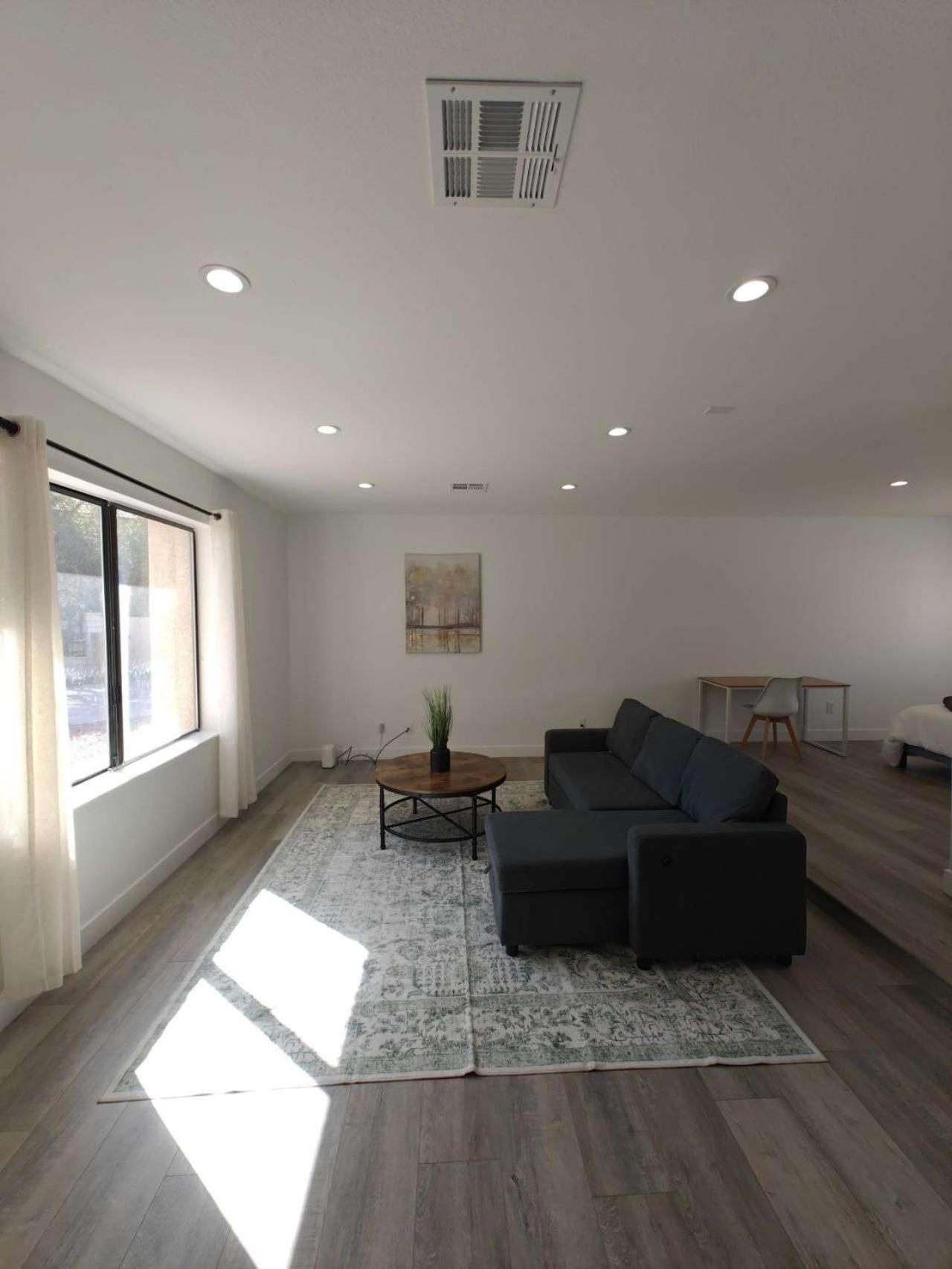 The Strip Is Just Around The Corner! Newly Renovated Luxury Modern Minimalist Villa With Large Pool! Las Vegas Eksteriør bilde